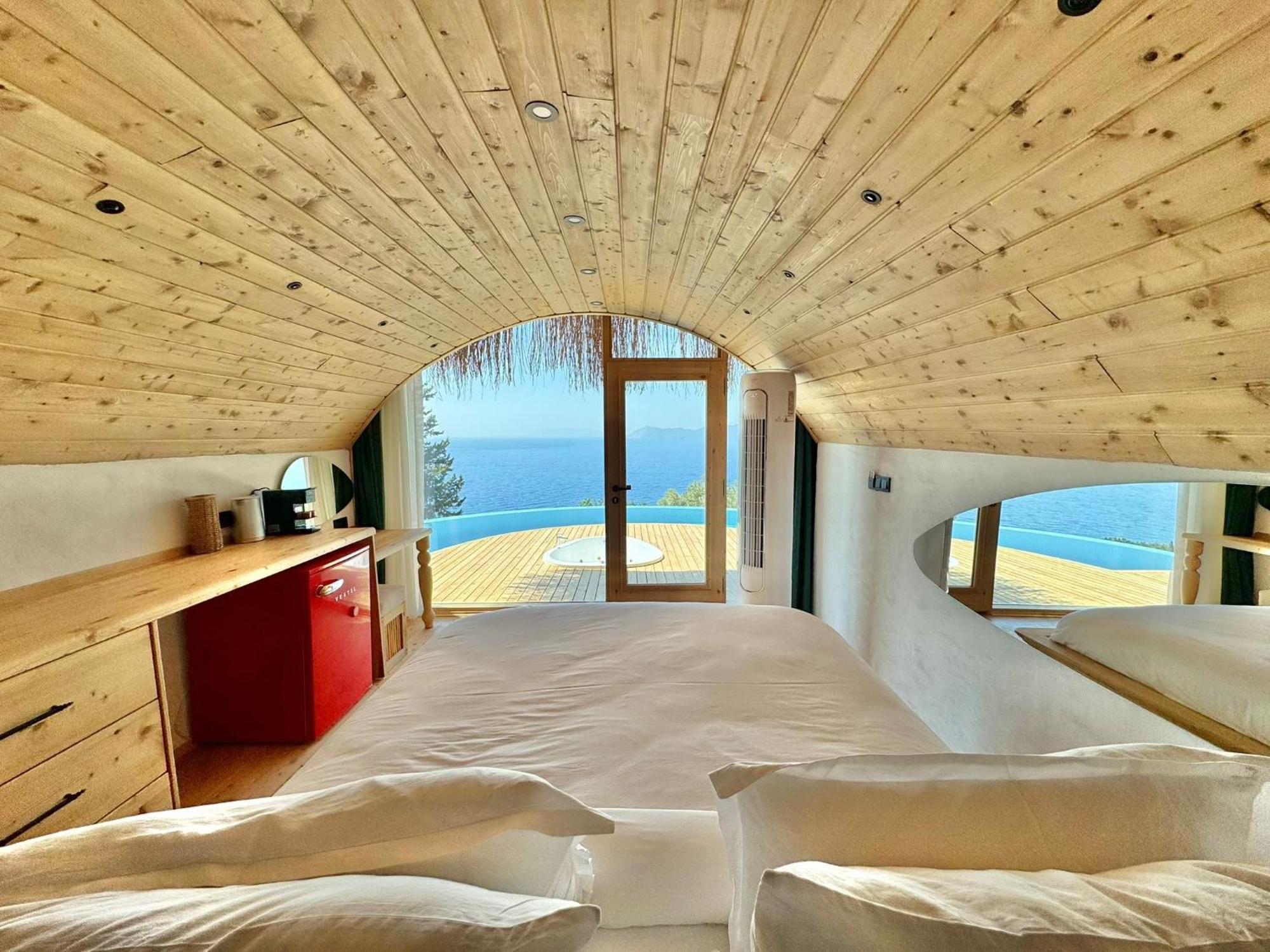 Отель Seaview Фаралия Экстерьер фото